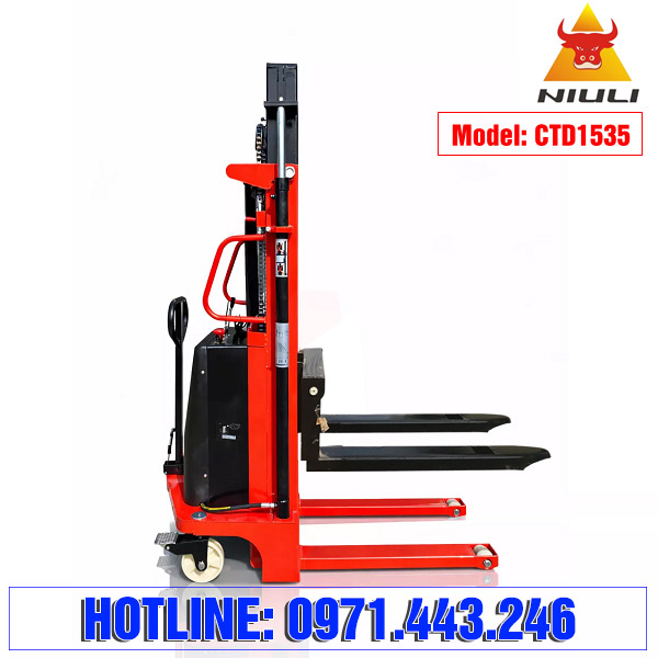 Xe nâng bán tự động CTD1535
