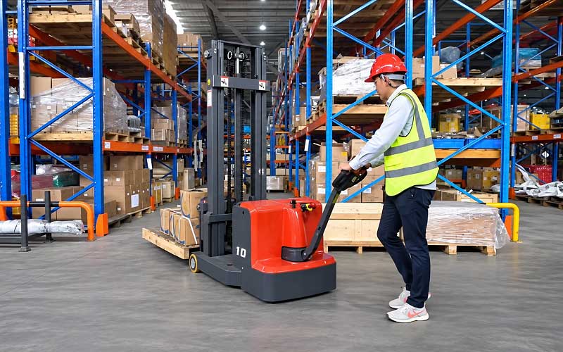 Xe nâng điện đối trọng 1000kg E1030J Jialift