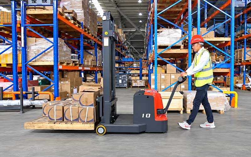 Xe nâng điện đối trọng 1000kg model E1030J Jialift